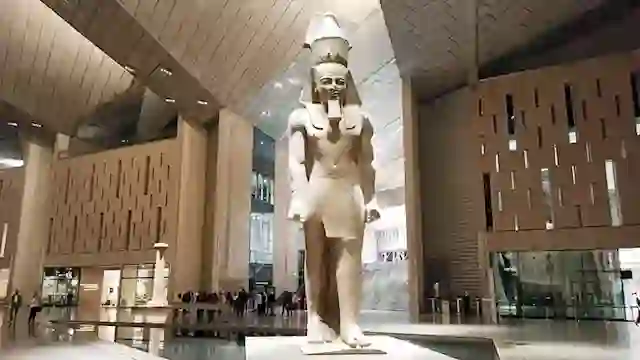 خاص| "الآثار" تحقق في فيديو قراءة القرآن داخل المتحف المصري الكبير